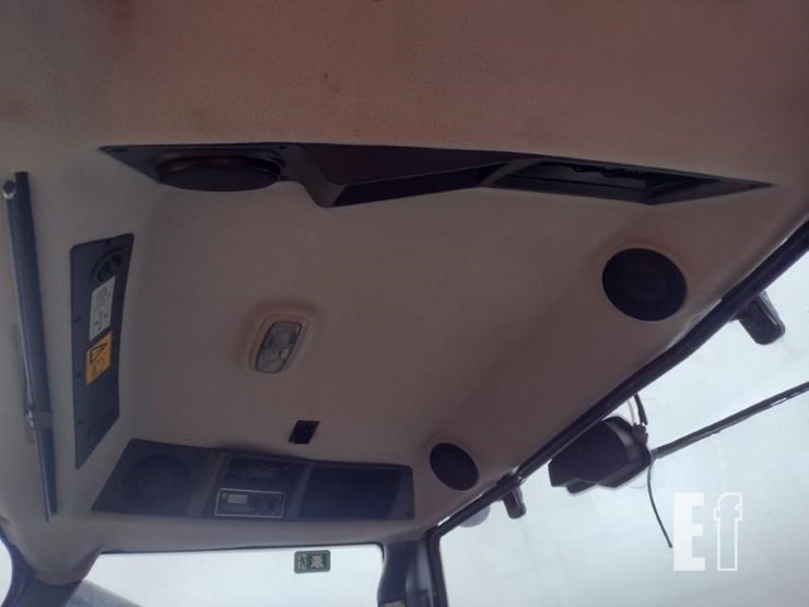 jcb-fastrac-8250-image-16