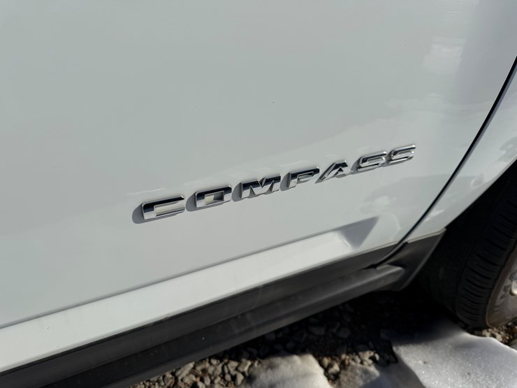 2014-jeep-compass-image-18