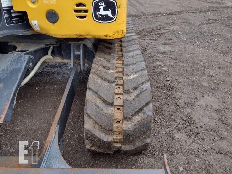 2022-deere-26g-image-33