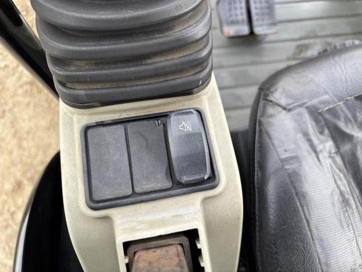 2018-caterpillar-303-image-36