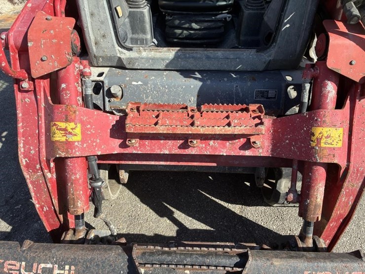 2019-takeuchi-tl10v2-image-8