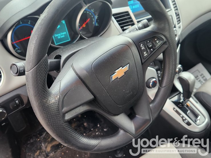 2016-chevrolet-cruze-image-21