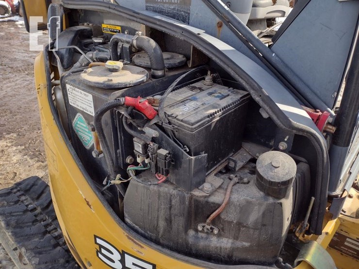 2013-deere-35d-image-45