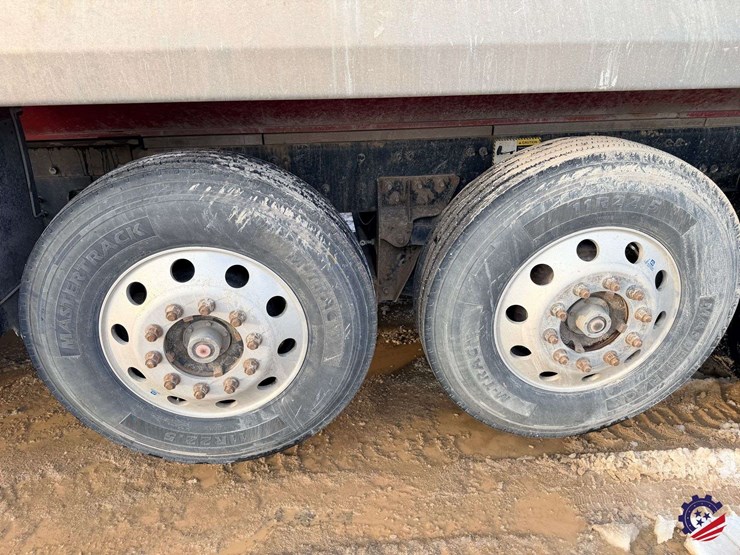 2018-mack-granite-gu713-image-9