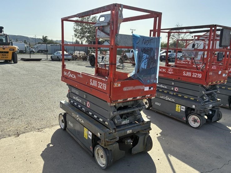 2018-skyjack-sjiii3219-image-2