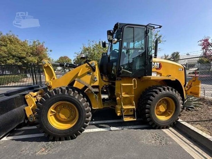 2023-caterpillar-910-image-1