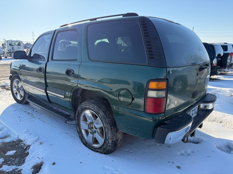 2004-chevrolet-tahoe-image-4