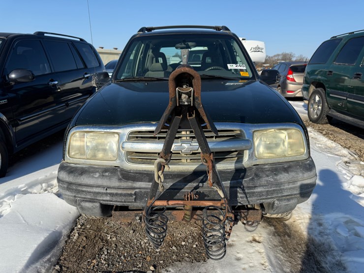 2004-chevrolet-tracker-image-17