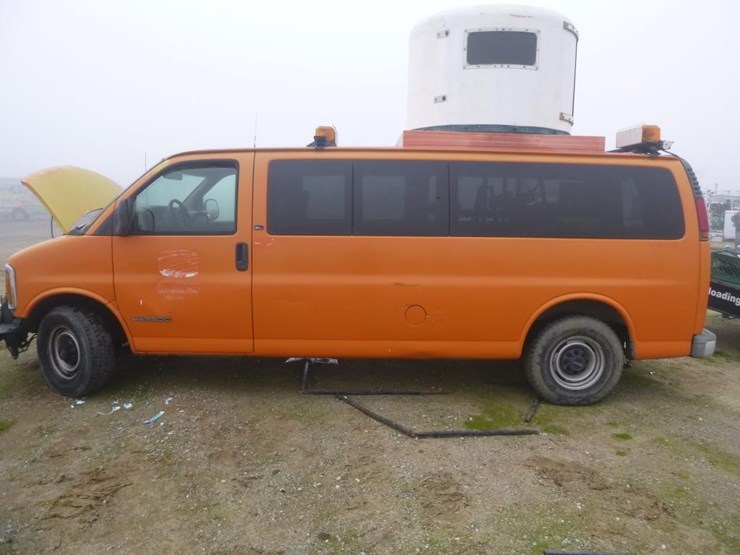 2000-gmc-3500-image-5