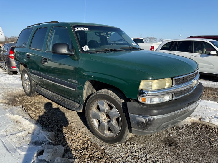 2004-chevrolet-tahoe-image-2