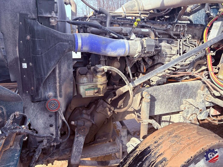 2021-western-star-4900ex-image-32