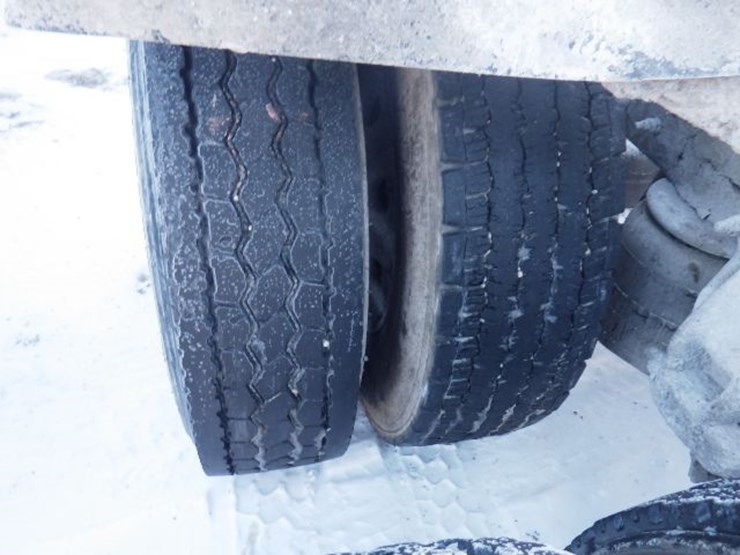 2014-peterbilt-386-image-15