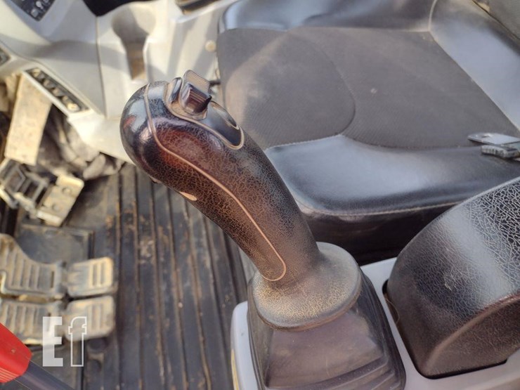 2017-kubota-kx040-4-image-11