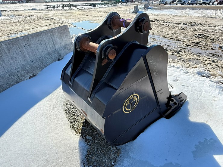 caterpillar-320-image-4