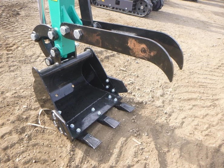 2025-agt-h15r-hydraulic-excavator-image-9