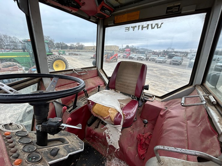 white-2-135-image-10