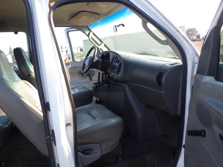 2008-ford-econoline-350-image-6