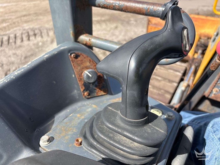 2014-deere-650k-image-13