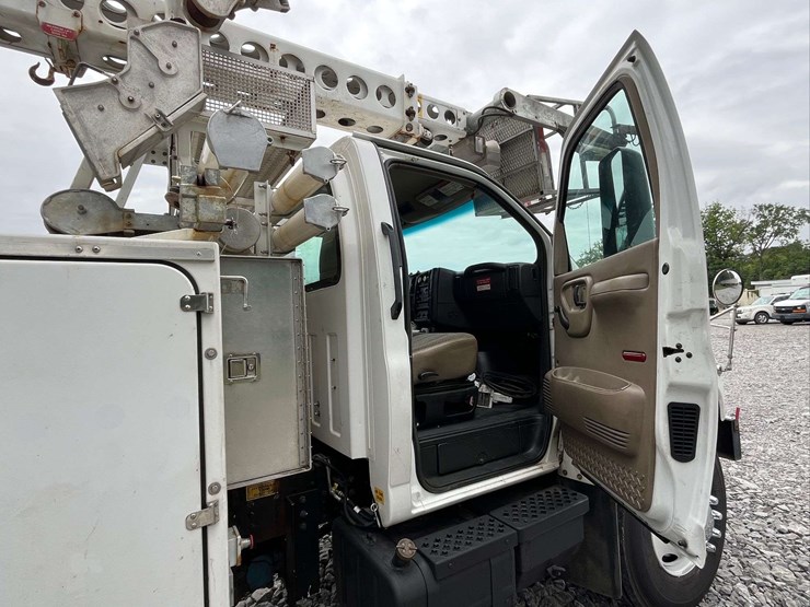 2005-gmc-c8-cable-placer-truck-image-68
