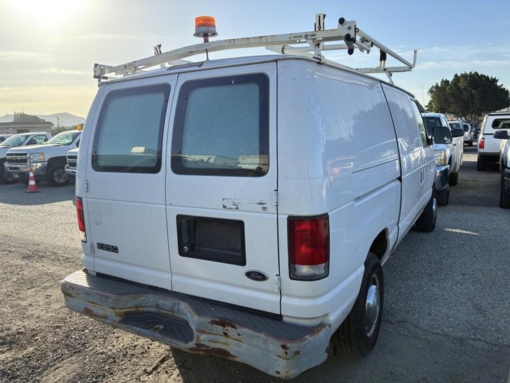 2001-ford-e250-image-3