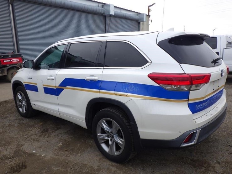 2017-toyota-highlander-image-4