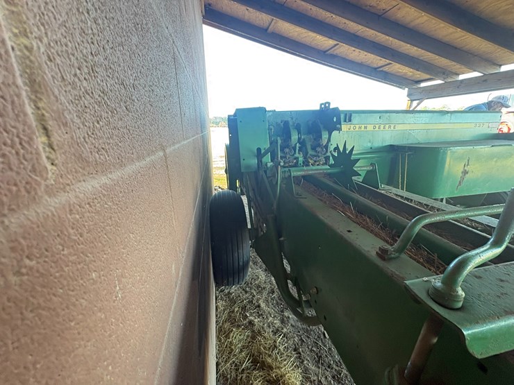 john-deere-336-image-6