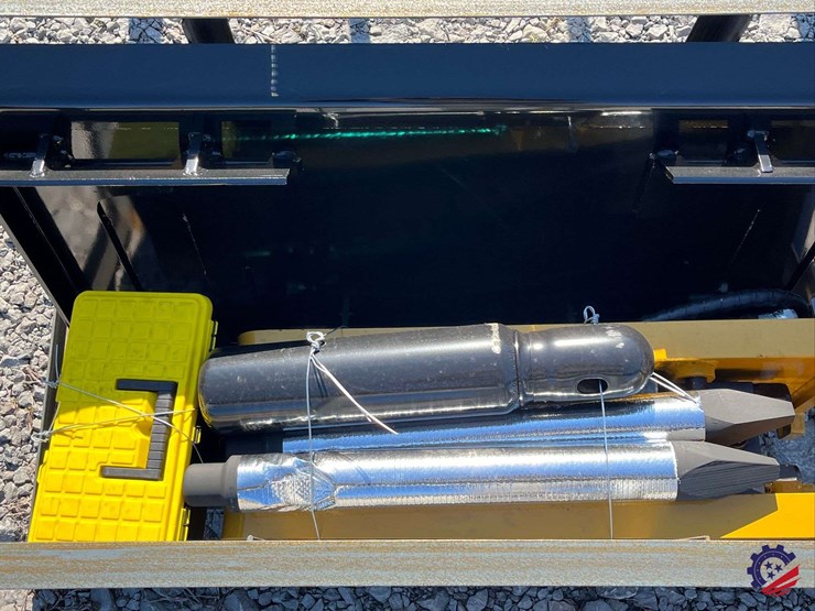 2026-agt-sshh680-skid-steer-breaker-attachment-image-8