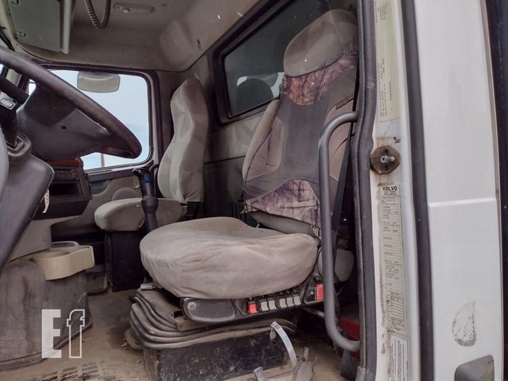 12-volvo-vhd-truck^title^-image-16