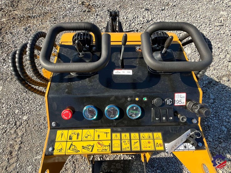 2026-agt-mx-crt23-compact-track-loader-mini-skid-steer-image-21