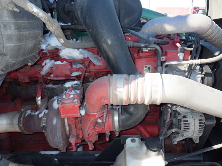 2023-peterbilt-579-image-30