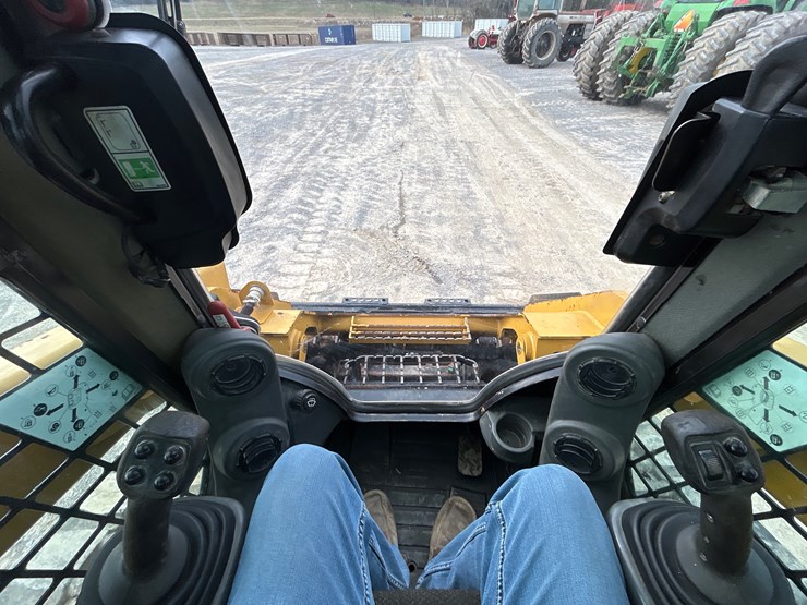 caterpillar-279d-image-13