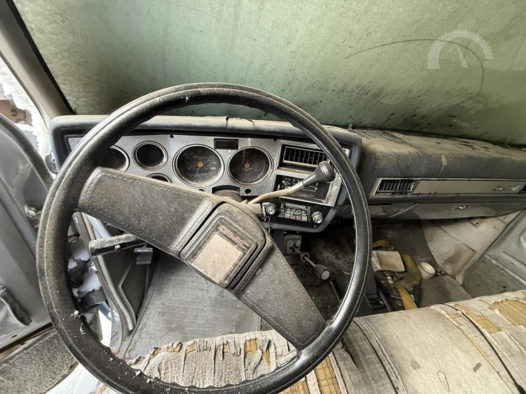 1983-chevrolet-suburban-image-20