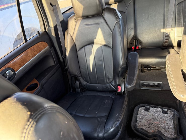 2012-buick-enclave-image-27