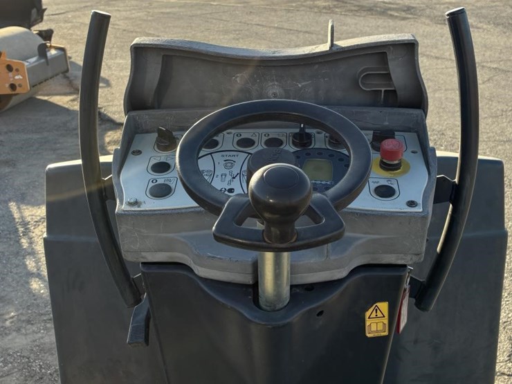 2014-bomag-bw120sl-5-image-11