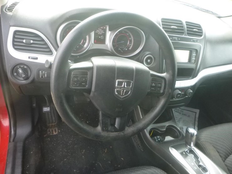 2015-dodge-journey-image-10