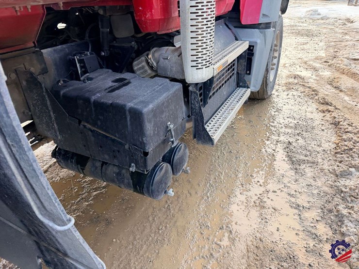 2018-mack-granite-gu713-image-27