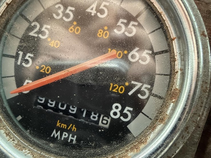 1988-freightliner-flc120-image-23