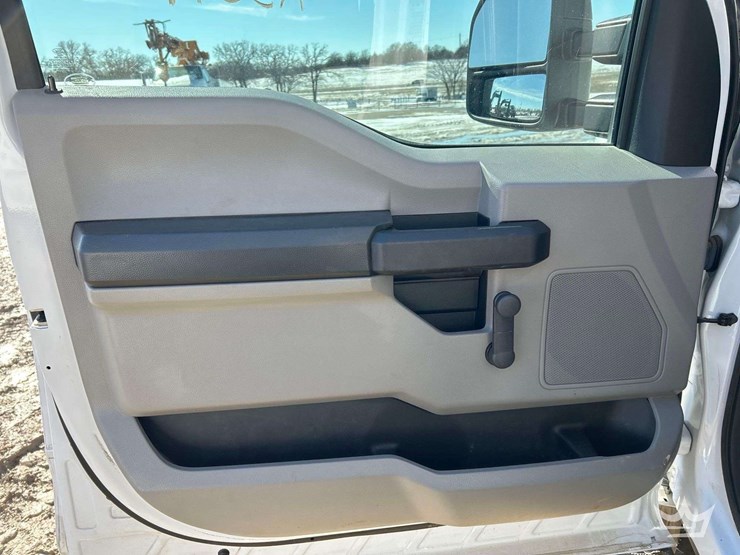 2018-ford-f450-image-11