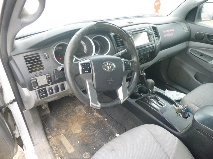 2013-toyota-tacoma-image-12