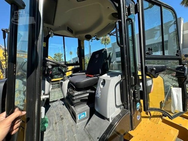 2018-caterpillar-910m-image-17