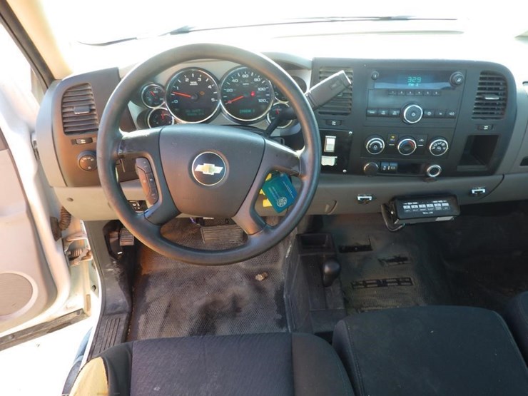 2014-chevrolet-3500hd-image-7