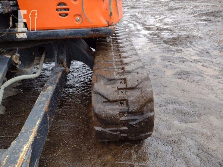 2014-hitachi-zx35u-image-34