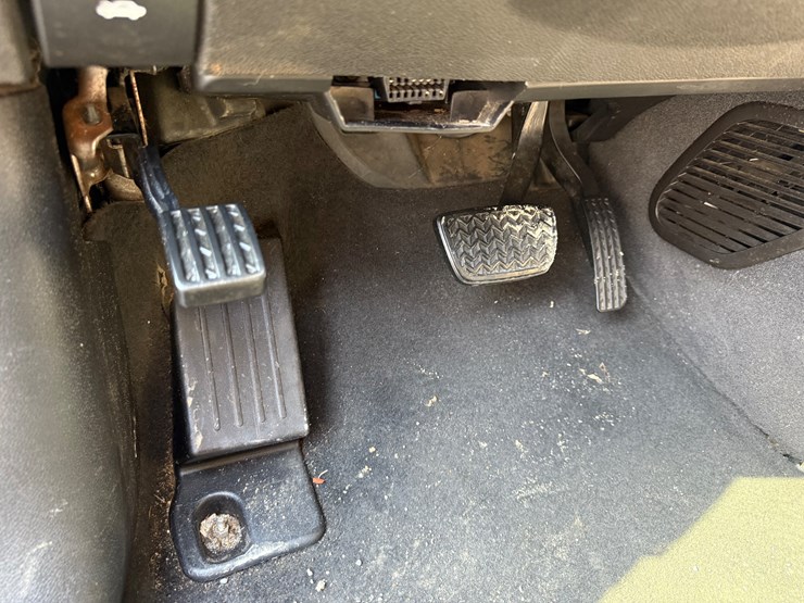 2015-gmc-acadia-sle-image-37