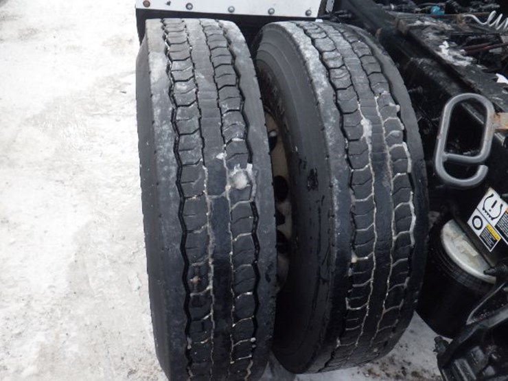 2019-peterbilt-579-image-19