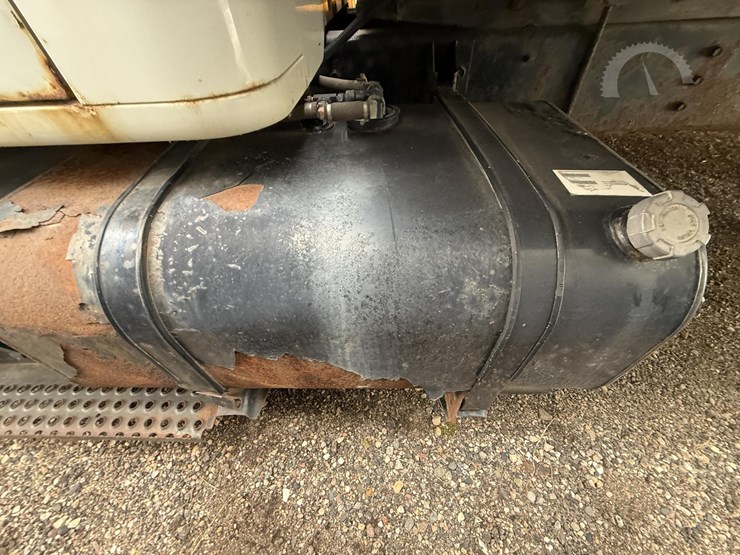 1998-international-4700-image-10