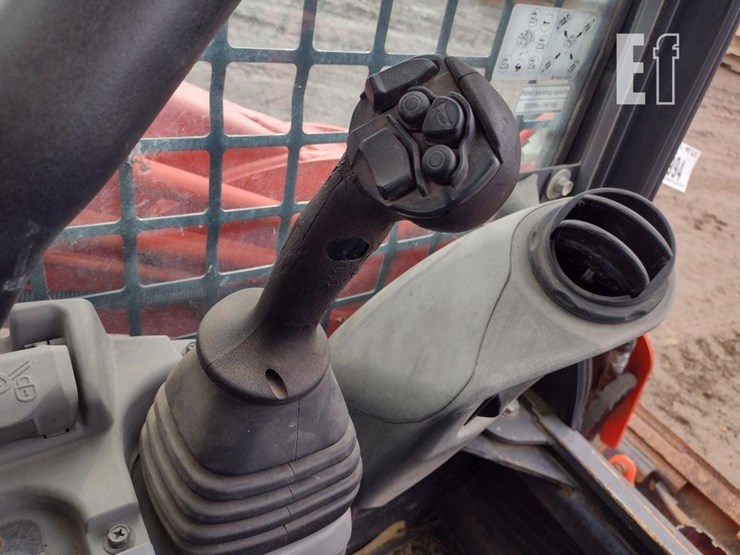 2019-kubota-svl95-2s-image-10