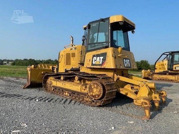2016-caterpillar-d6k2-image-3