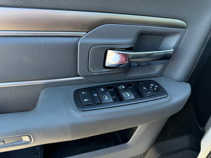 dodge-ram-1500-image-28