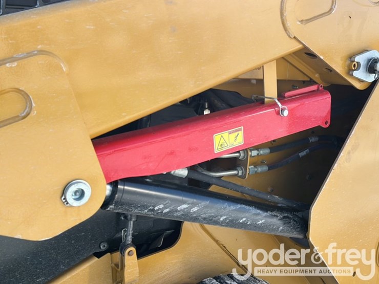 2023-caterpillar-259d3-image-17