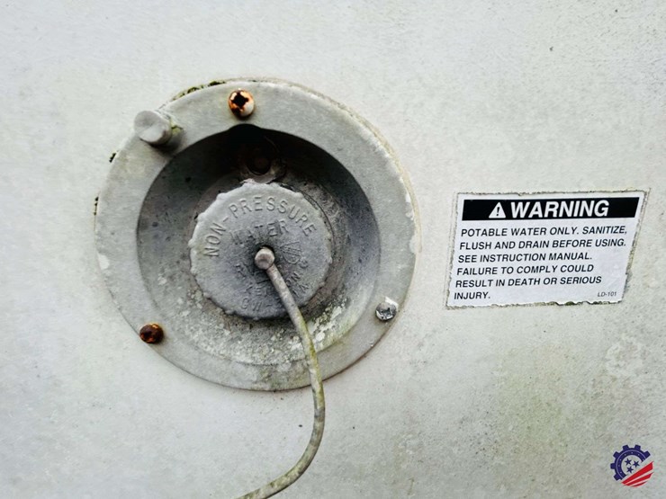 2003-forest-river-wildcat-28rk-t/a-camper-gooseneck-trailer-image-23